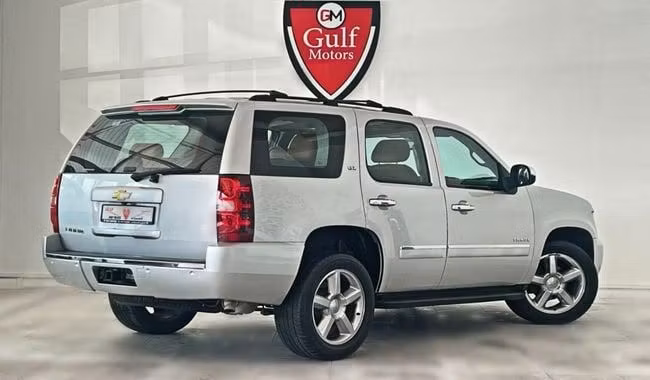 Used Chevrolet Tahoe IV, 5.3 l, 2014 in Dubai by Gulf Motors, Silver color. GCC Specs | AUTO.AE