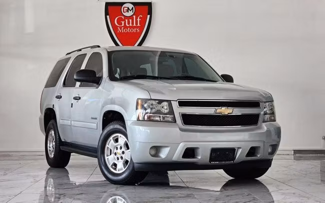 Подержанный Chevrolet Tahoe III, 5.3 л, 2011 в Дубае от Gulf Motors Серебристый цвет. GCC | AUTO.AE