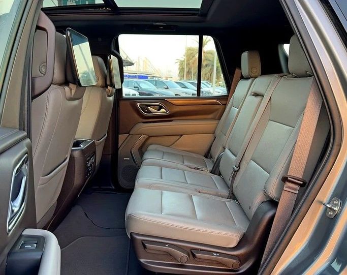 Подержанный Chevrolet Tahoe V, 6.2 л, 2022 в Дубае от Q Motors Серый цвет. GCC | AUTO.AE