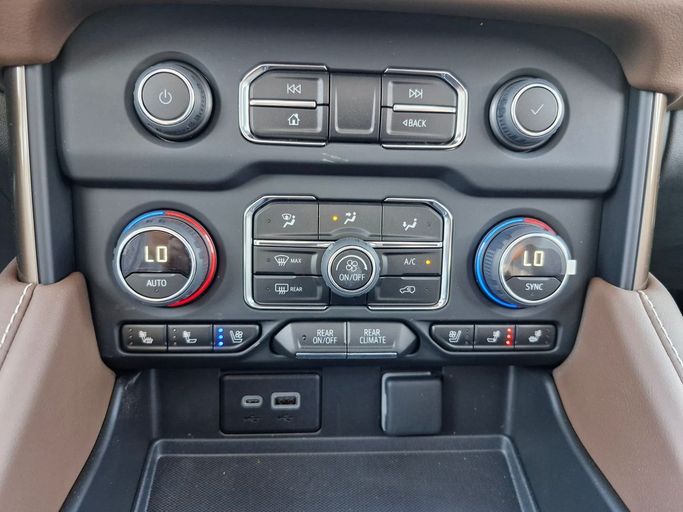 Новый Chevrolet Tahoe V, 6.2 л, 2023 в Дубае от Allied Motors Черный цвет. Европейская | AUTO.AE