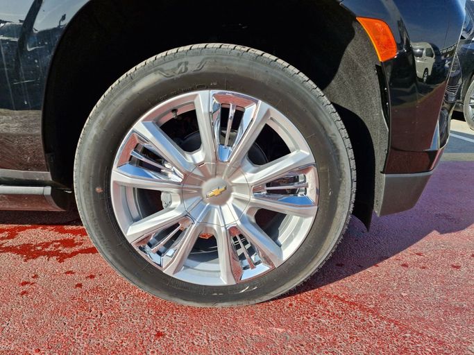 Новый Chevrolet Tahoe V, 6.2 л, 2023 в Дубае от Allied Motors Черный цвет. Европейская | AUTO.AE