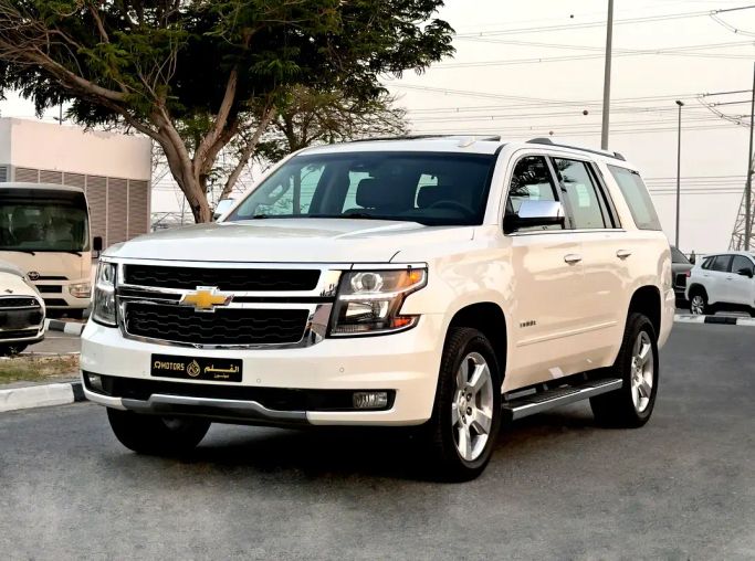 Used Chevrolet Tahoe IV (K2XX), 5.3 l, 2015 in Dubai by Q Motors, White color. GCC Specs | AUTO.AE | Listing #263602