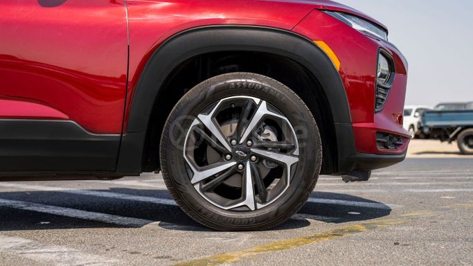 Used Chevrolet TrailBlazer III Facelift, 1.3 l, 2023 in Dubai by Milele, Red color. Other | AUTO.AE