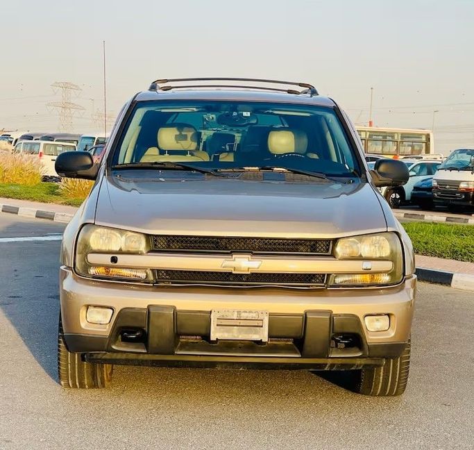 Used Chevrolet TrailBlazer I Facelift, 4.2 l, 2006 in Dubai by Al Abbas Motors, Golden color. Japanese Specs | AUTO.AE