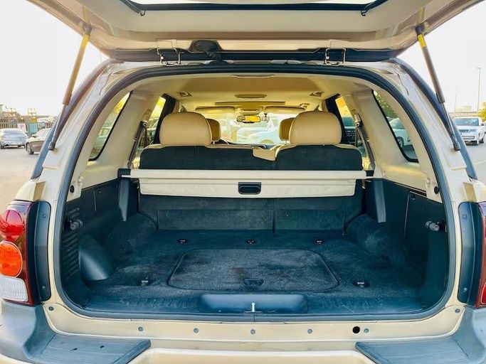 Used Chevrolet TrailBlazer I Facelift, 4.2 l, 2006 in Dubai by Al Abbas Motors, Golden color. Japanese Specs | AUTO.AE