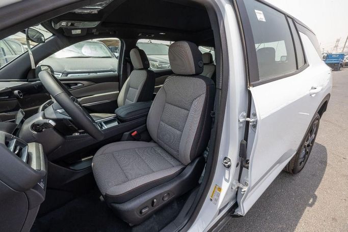 Новый Chevrolet Traverse III, 2.5 л, 2024 в Дубае от Laith Alobaidi Motors Белый цвет. GCC | AUTO.AE