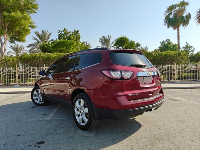 Used Chevrolet Traverse Single Exhaust I Facelift, 3.6 l, 2017 in Dubai, Red color.  | AUTO.AE