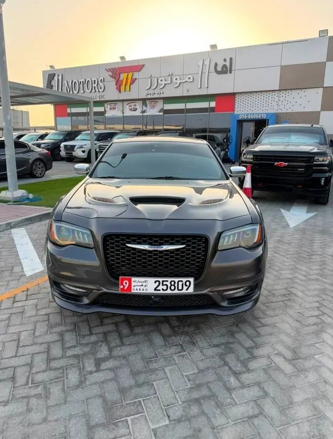 مستعملة Chrysler 300C فيس ليفت الثاني, 3.6 l, 2019 في في الإمارات, دبي من F1 Motors، اللون رمادي. مواصفات الخليج | AUTO.AE | إعلان #276072