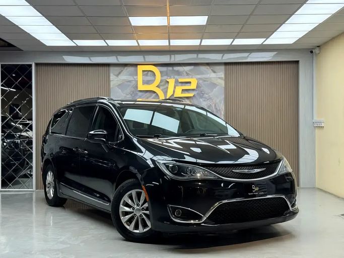 Подержанный Chrysler Pacifica RU, 3.6 л, 2020 в ОАЭ, Дубай от B12 Motors Черный цвет. Американская | AUTO.AE | Объявление #283593