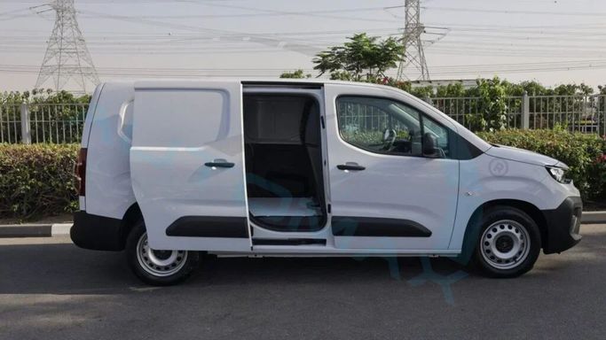 New Citroen Berlingo III Facelift, 1.2 l, 2025 in Dubai by Auto Max Group, White color. GCC Specs | AUTO.AE