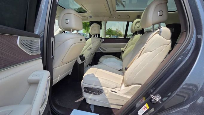 Новый Denza N9, 2.0 л, 2025 в Дубае от Alwan Global Cars Серый цвет. Other | AUTO.AE