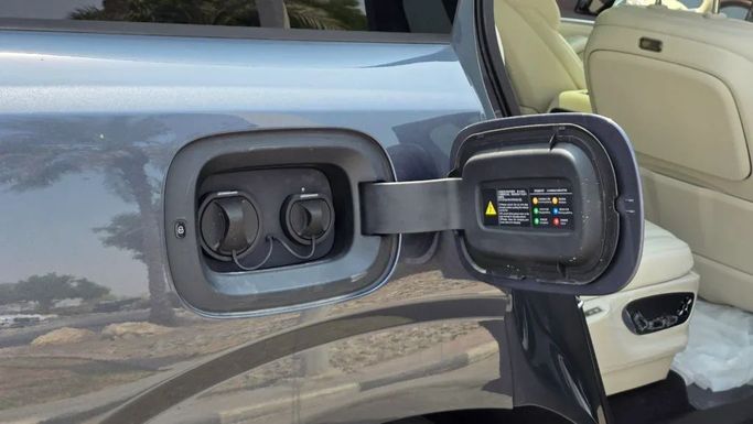 New Denza N9, 2.0 l, 2025 in Dubai by Alwan Global Cars, Grey color. Other | AUTO.AE