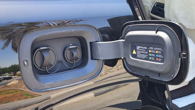 New Denza N9, 2.0 l, 2025 in Dubai by Alwan Global Cars, Black color. Other | AUTO.AE