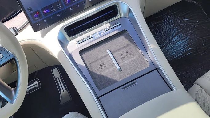 New Denza N9, 2.0 l, 2025 in Dubai by Alwan Global Cars, Silver color. Other | AUTO.AE