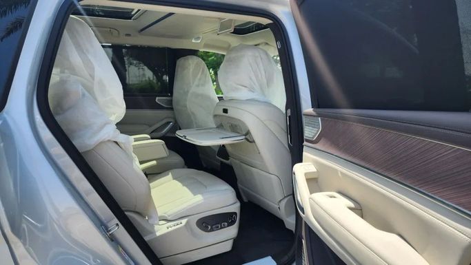 New Denza N9, 2.0 l, 2025 in Dubai by Alwan Global Cars, Silver color. Other | AUTO.AE