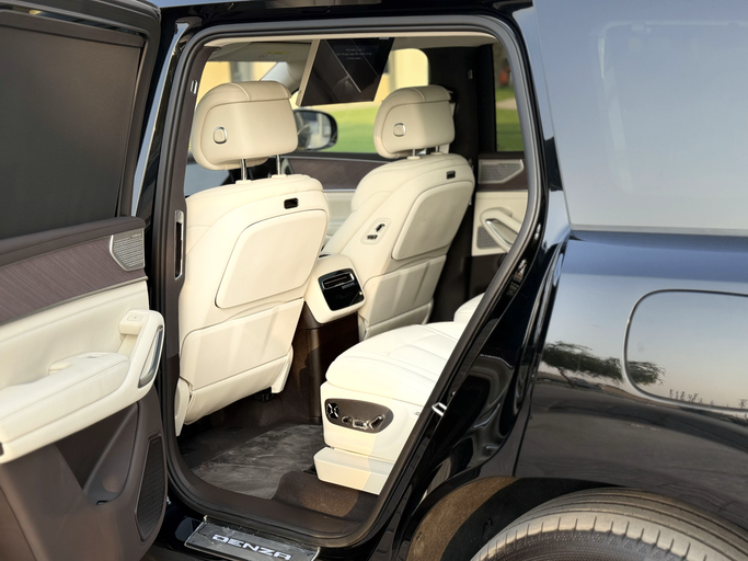 Новый Denza N9, 2.0 л, 2025 в Дубае от EvExperts Черный цвет. Китайская | AUTO.AE