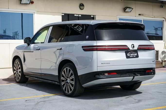 جديدة Denza N9, 2.0 l, 2025 في في دبي من EL KHIAL CARS، اللون فضي. المواصفات الصينية | AUTO.AE