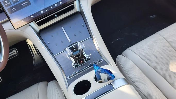 Новый Denza Z9, 2.0 л, 2024 в Дубае от Alwan Global Cars Зеленый цвет. Other | AUTO.AE