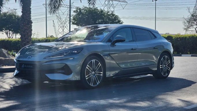 Новый Denza Z9, 2.0 л, 2024 в Дубае от Alwan Global Cars Зеленый цвет. Other | AUTO.AE