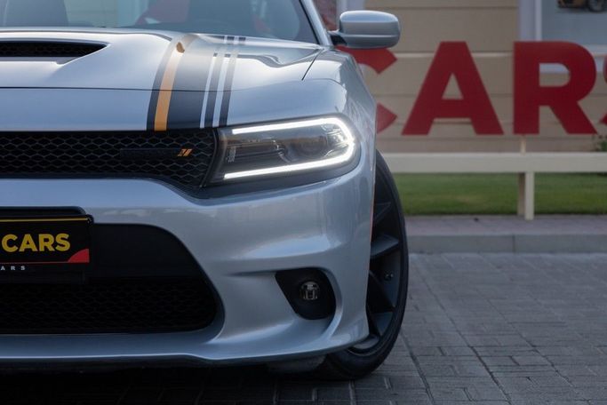 Подержанный Dodge Challenger SXT III Рестайлинг 2, 3.6 л, 2022 в Дубае от Linda Cars Серебристый цвет. GCC | AUTO.AE