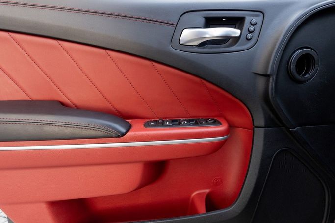 Подержанный Dodge Challenger SXT III Рестайлинг 2, 3.6 л, 2021 в Дубае от Linda Cars Серый цвет. GCC | AUTO.AE