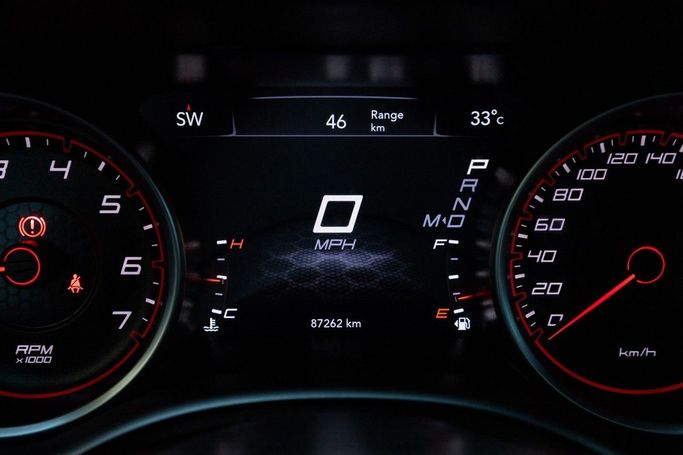 Подержанный Dodge Challenger SXT III Рестайлинг 2, 3.6 л, 2021 в Дубае от Linda Cars Серый цвет. GCC | AUTO.AE