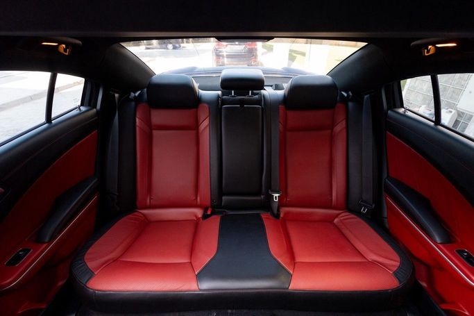 Подержанный Dodge Challenger SXT III Рестайлинг 2, 3.6 л, 2021 в Дубае от Linda Cars Серый цвет. GCC | AUTO.AE