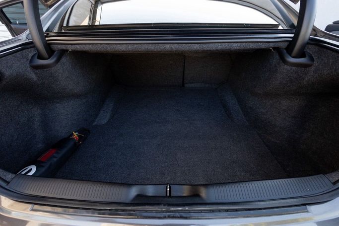 Подержанный Dodge Challenger SXT III Рестайлинг 2, 3.6 л, 2021 в Дубае от Linda Cars Серый цвет. GCC | AUTO.AE