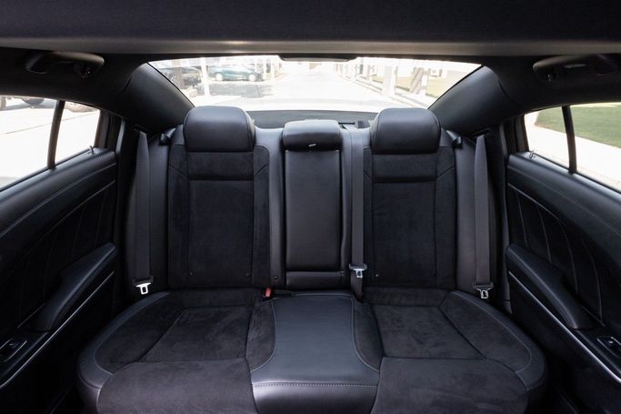 Подержанный Dodge Challenger SXT III Рестайлинг 2, 3.6 л, 2021 в Дубае от Linda Cars Серебристый цвет. GCC | AUTO.AE