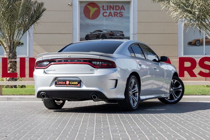 Подержанный Dodge Challenger SXT III Рестайлинг 2, 3.6 л, 2021 в Дубае от Linda Cars Серебристый цвет. GCC | AUTO.AE