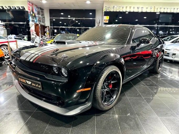 Подержанный Dodge Challenger SRT III Рестайлинг 2, 6.4 л, 2023 в Дубае от Top Line Motors Черный цвет. GCC | AUTO.AE