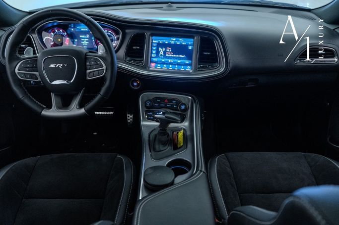 Подержанный Dodge Challenger Hellcat Widebody III Рестайлинг 2, 6.2 л, 2022 в Дубае от A1 Luxury Motors Синий цвет. GCC | AUTO.AE