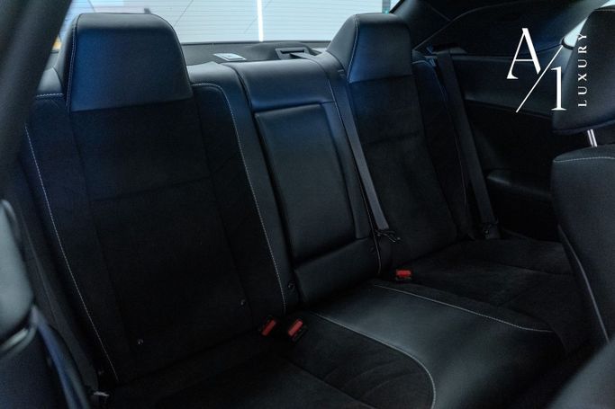 Подержанный Dodge Challenger Hellcat Widebody III Рестайлинг 2, 6.2 л, 2022 в Дубае от A1 Luxury Motors Белый цвет. GCC | AUTO.AE