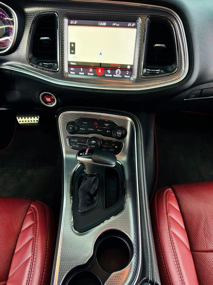 Used Dodge Challenger Hellcat III Facelift 2, 6.2 l, 2018 in Dubai by Zeus Motors, White color. GCC Specs | AUTO.AE