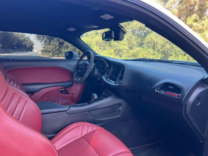 Used Dodge Challenger Hellcat III Facelift 2, 6.2 l, 2023 in Dubai by Prestige Motos (SHJ), White color. American Specs | AUTO.AE