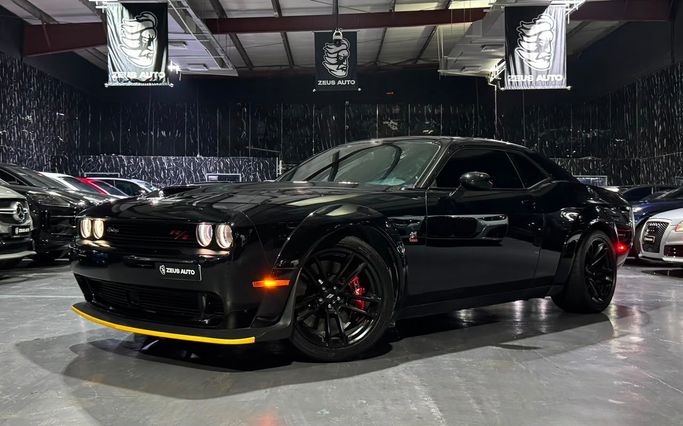 مستعملة Dodge Challenger R_T ثالثاً فيس ليفت 2, 6.4 l, 2023 في في الإمارات, دبي من Zeus Motors، اللون أسود. مواصفات الخليج | AUTO.AE | إعلان #275804