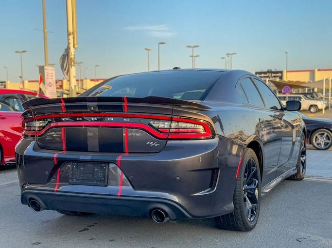 Подержанный Dodge Charger R_T VII (LD) Рестайлинг, 5.7 л, 2019 в Дубае от Dresden Motors Серый цвет. GCC | AUTO.AE