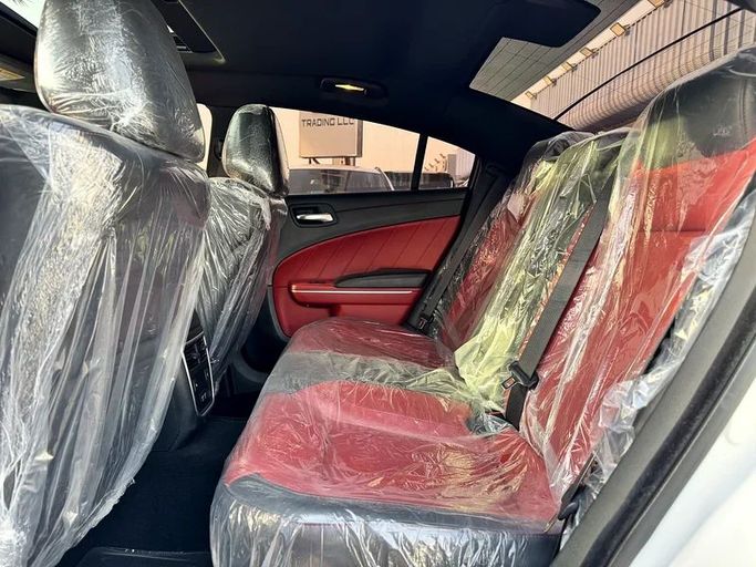 Подержанный Dodge Charger GT VII (LD) Рестайлинг, 3.6 л, 2022 в Дубае от Nice Cars Motos Белый цвет. GCC | AUTO.AE