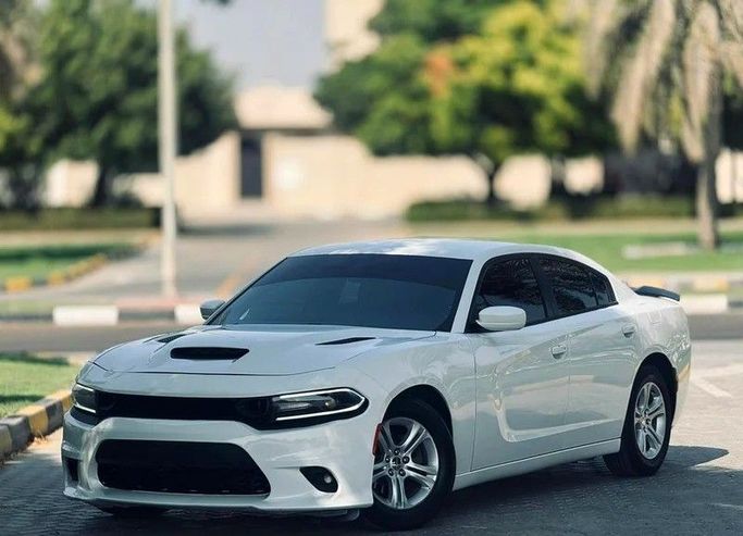 Подержанный Dodge Charger SXT VII (LD) Рестайлинг, 3.6 л, 2014 в Дубае от Abdo Al Muthanna Used Cars Белый цвет. Американская | AUTO.AE