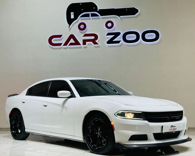 مستعملة Dodge Charger SXT عملية فيس ليفت السابع (LD), 3.6 l, 2022 في في دبي من Carzoo Used Cars Trading، اللون أبيض. المواصفات الأمريكية | AUTO.AE