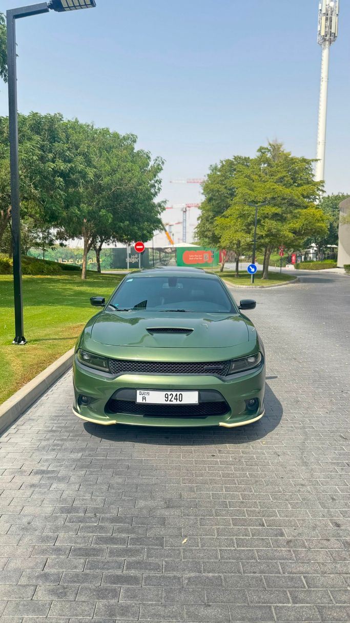 مستعملة Dodge Charger GT عملية فيس ليفت السابع (LD), 3.6 l, 2023 في في دبي، اللون أخضر. مواصفات الخليج | AUTO.AE | إعلان #273594
