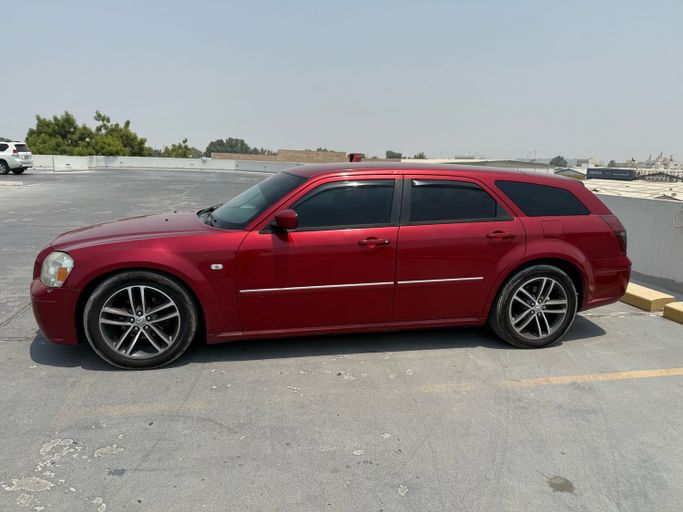 Used Dodge Magnum II, 3.5 l, 2006 in Dubai, Red color. Japanese Specs | AUTO.AE
