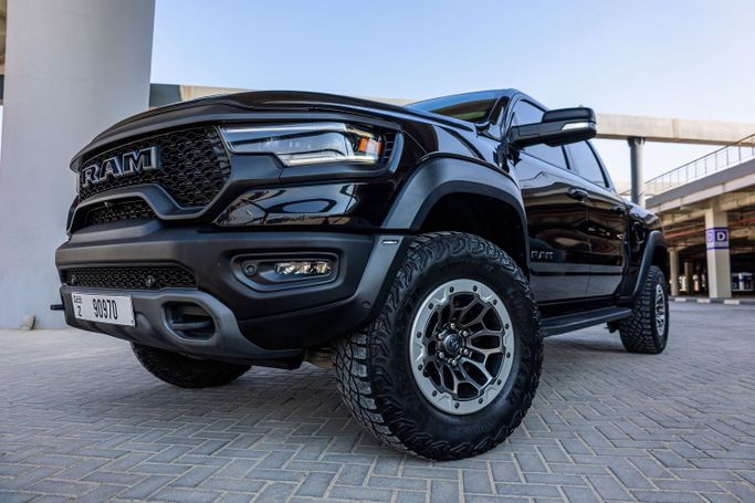 Dodge RAM IV (DS/DJ), 2022 sport pickup double cab crew cab for rent in Dubai by POF RENTAL, black color | AUTO.AE