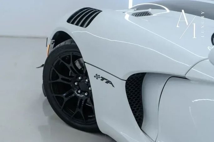 Подержанный Dodge Viper V, 8.4 л, 2016 в Дубае от A1 Luxury Motors Белый цвет. Американская | AUTO.AE