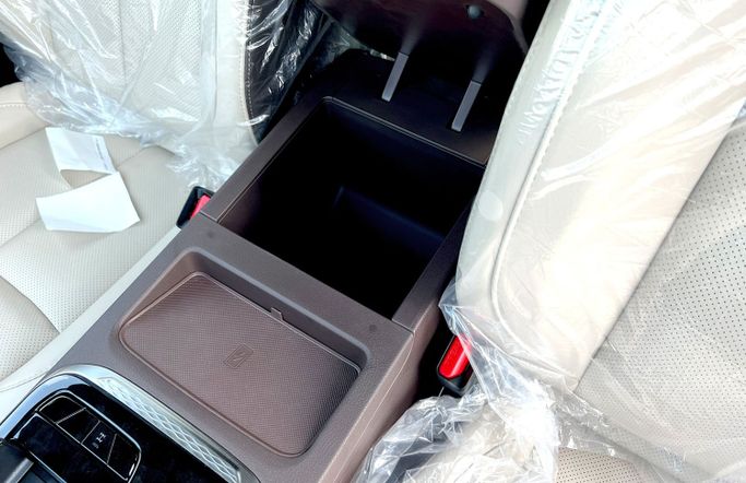 New DongFeng Paladin I, 2.0 l, 2023 in Dubai by Prestige motors, White color. Chinese Specs | AUTO.AE