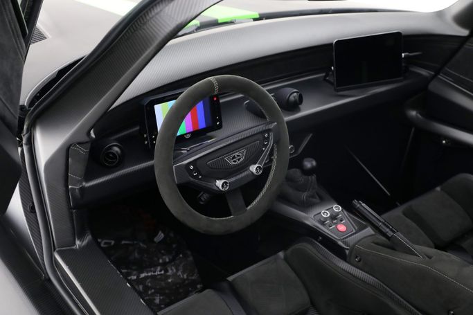 Подержанный Donkervoort F22, 2.5 л, 2023 в Дубае от AUTO DEALS Черный цвет. Европейская | AUTO.AE