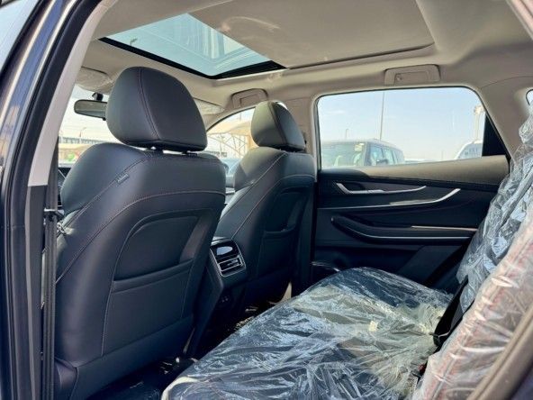 Новый EXEED LX I Рестайлинг, 1.5 л, 2024 в Дубае от Titanum Cars Серый цвет. Other | AUTO.AE