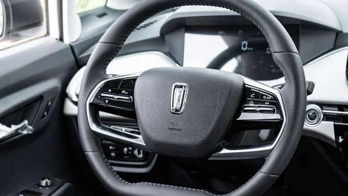 Новый FAW Bestune NAT, 2021 в Дубае от Altass Motors Белый цвет. Other | AUTO.AE