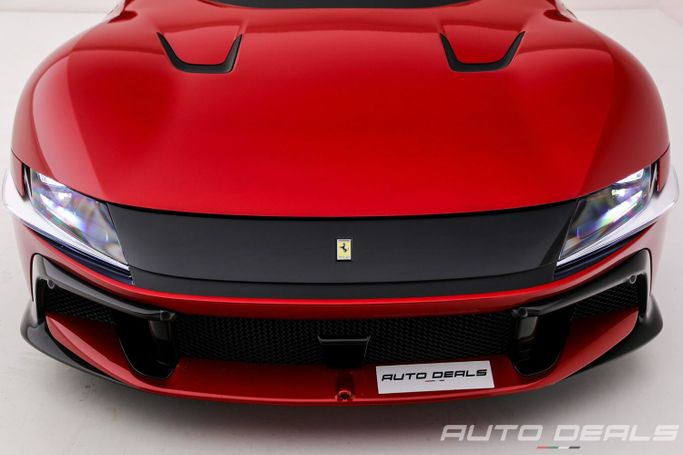 Подержанный Ferrari 12Cilindri, 6.5 л, 2025 в Дубае от AUTO DEALS Красный цвет. Европейская | AUTO.AE