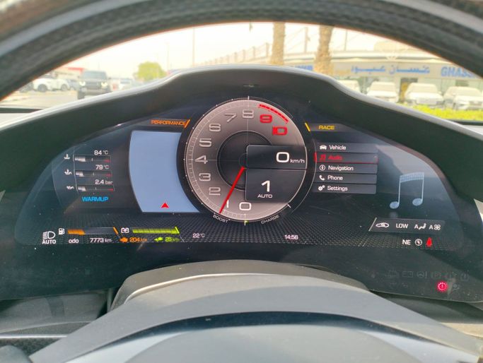 Подержанный Ferrari 296 GTB, 3.0 л, 2023 в Дубае от Space Motors Черный цвет. Европейская | AUTO.AE